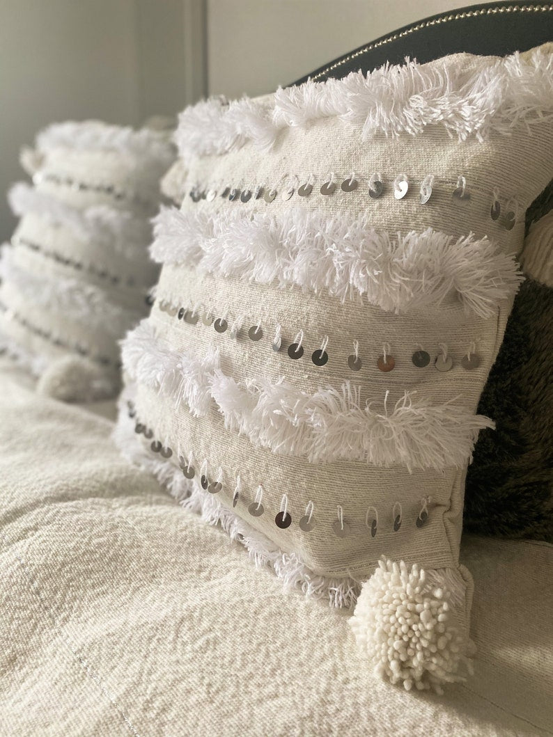 Coussins de lit Handira blancs marocains