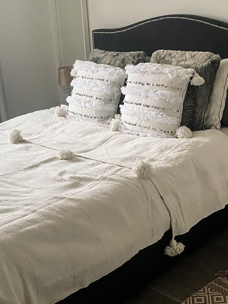 Coussins de lit Handira blancs marocains