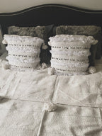 Coussins de lit Handira blancs marocains