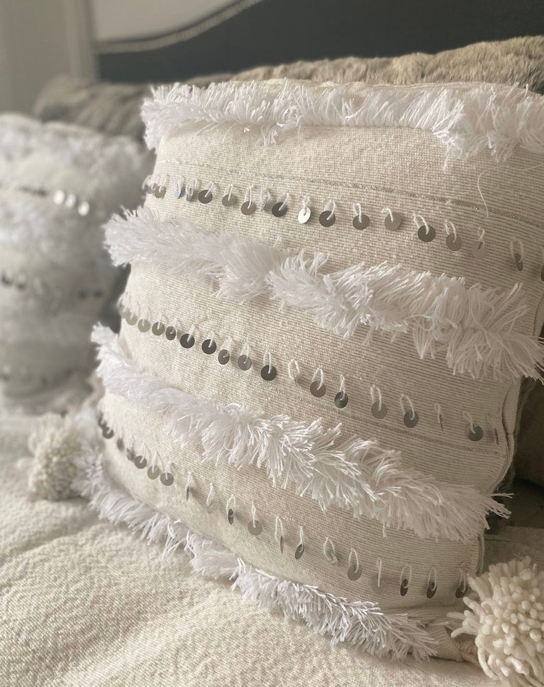 Coussins de lit Handira blancs marocains