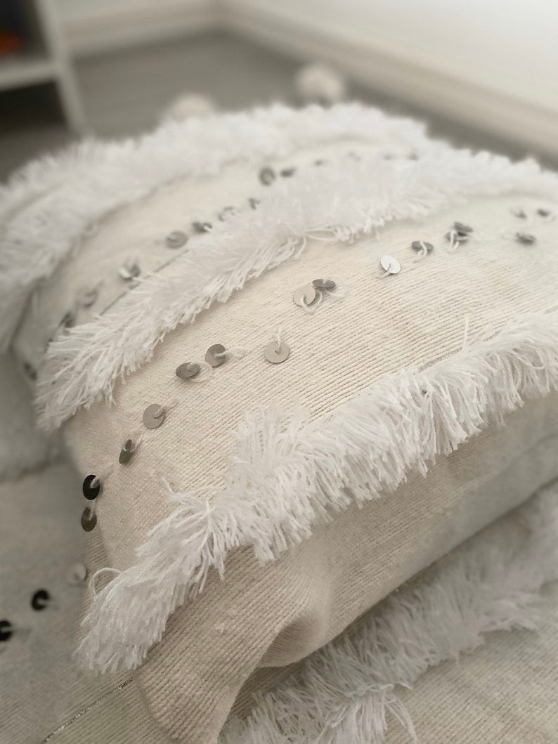 Coussins de lit Handira blancs marocains